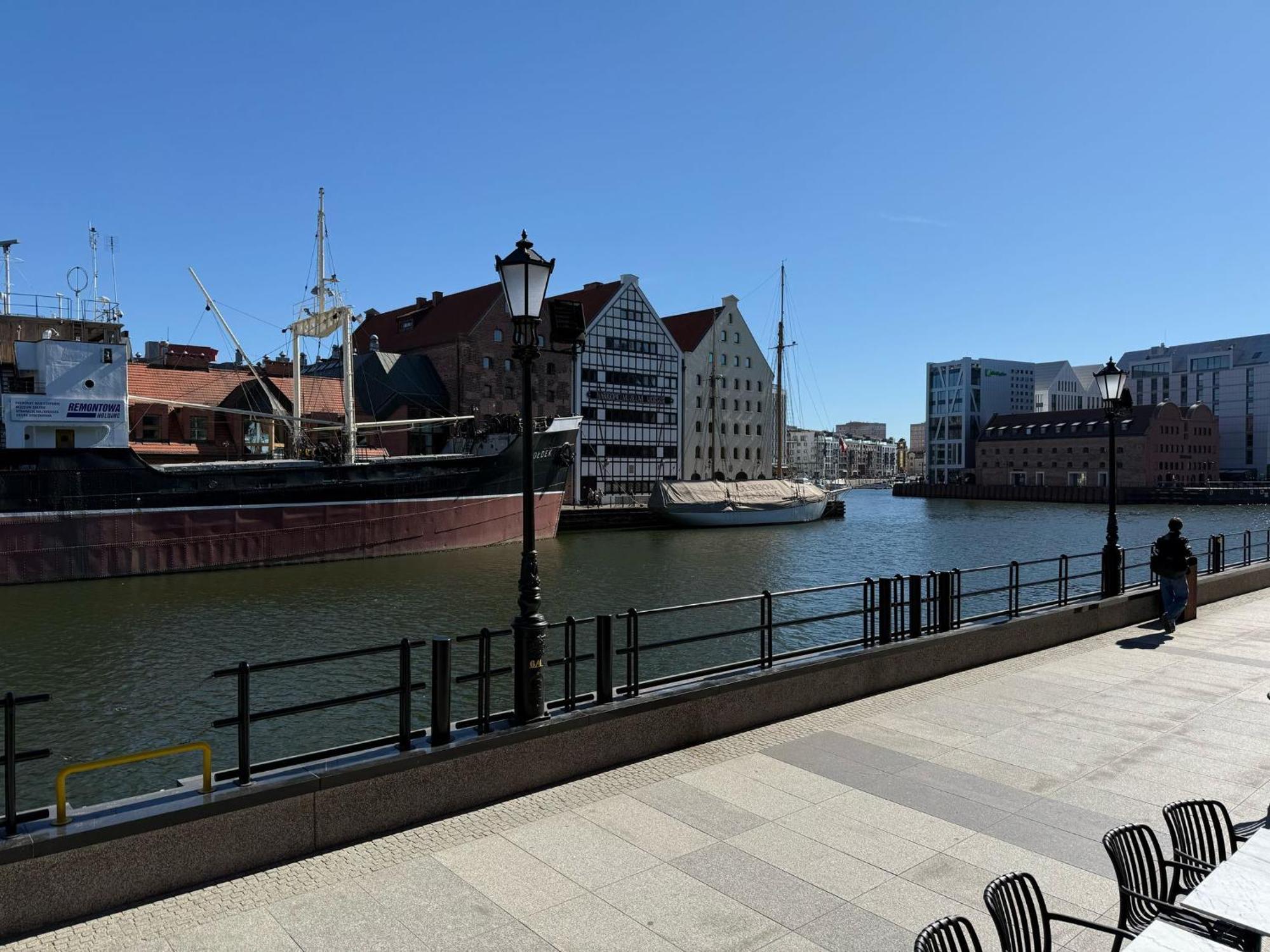 Motlawa Apartments - Old Town & River Viev, Fast Wifi グダニスク エクステリア 写真