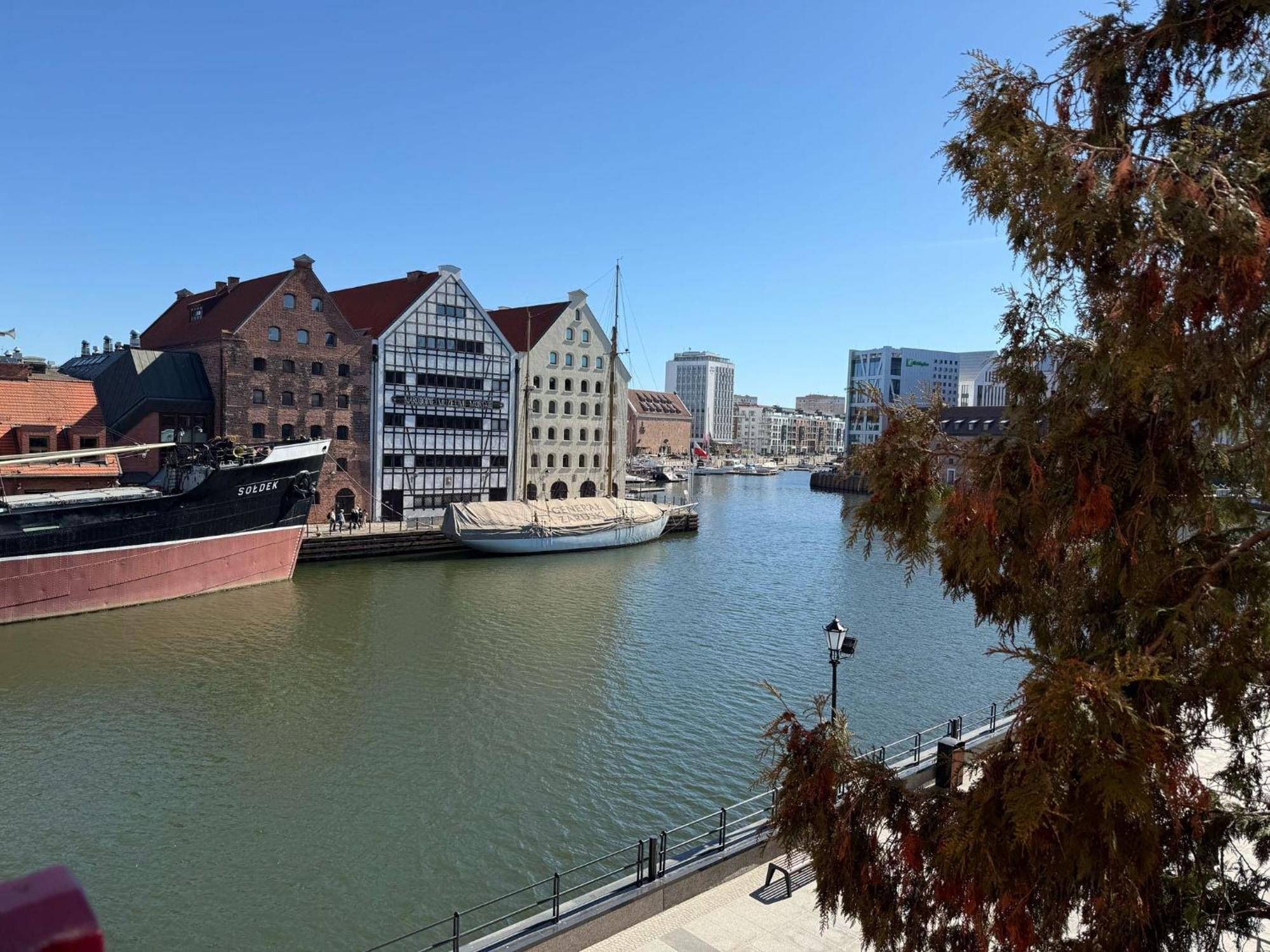 Motlawa Apartments - Old Town & River Viev, Fast Wifi グダニスク エクステリア 写真