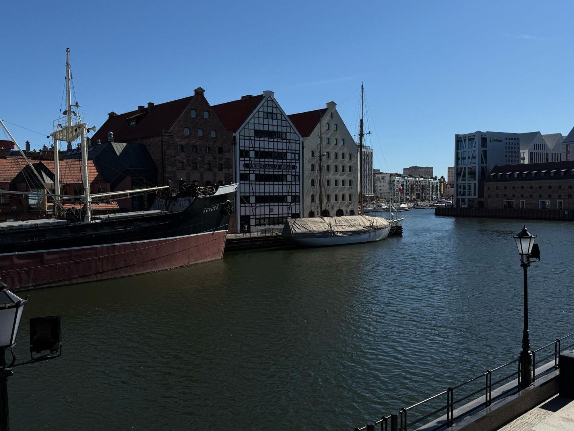 Motlawa Apartments - Old Town & River Viev, Fast Wifi グダニスク エクステリア 写真